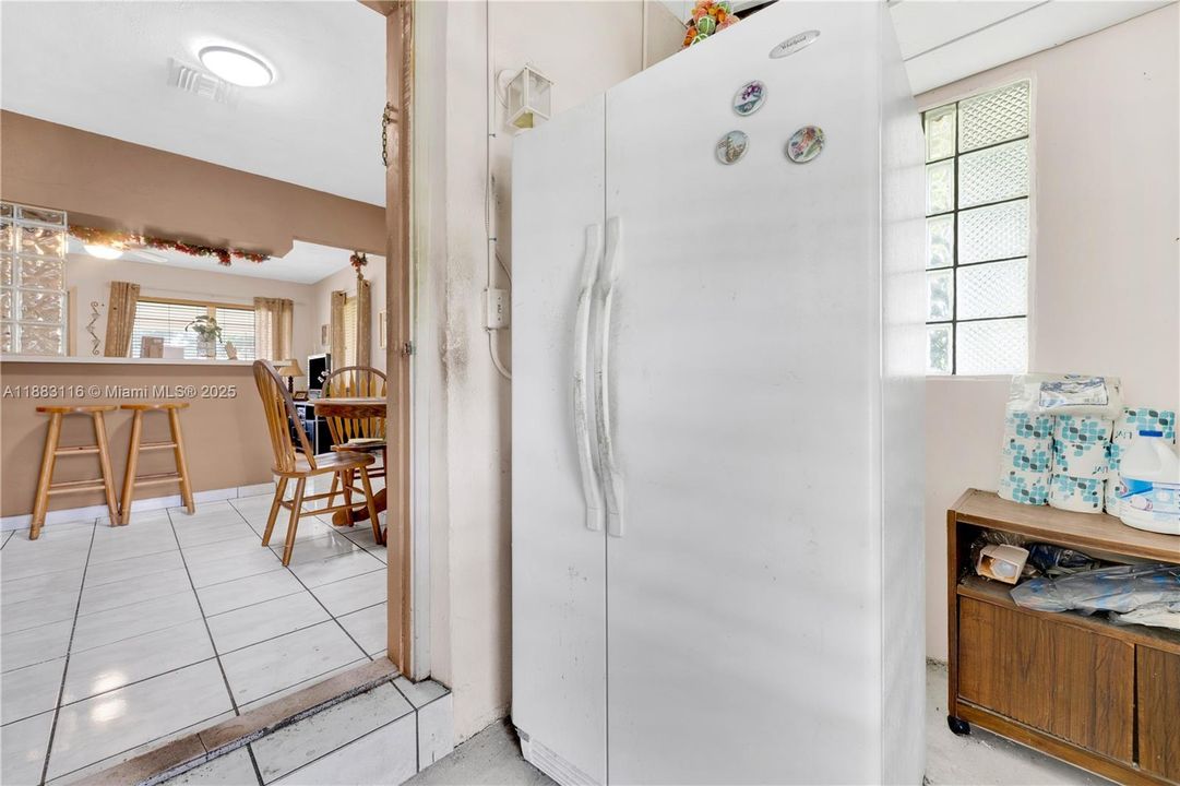 Vendido Recientemente: $299,950 (2 camas, 1 baños, 750 Pies cuadrados)