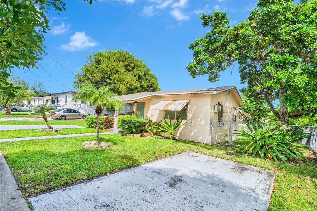 Vendido Recientemente: $299,950 (2 camas, 1 baños, 750 Pies cuadrados)