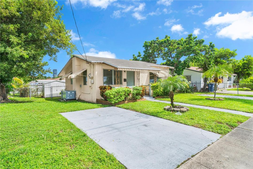 Vendido Recientemente: $299,950 (2 camas, 1 baños, 750 Pies cuadrados)