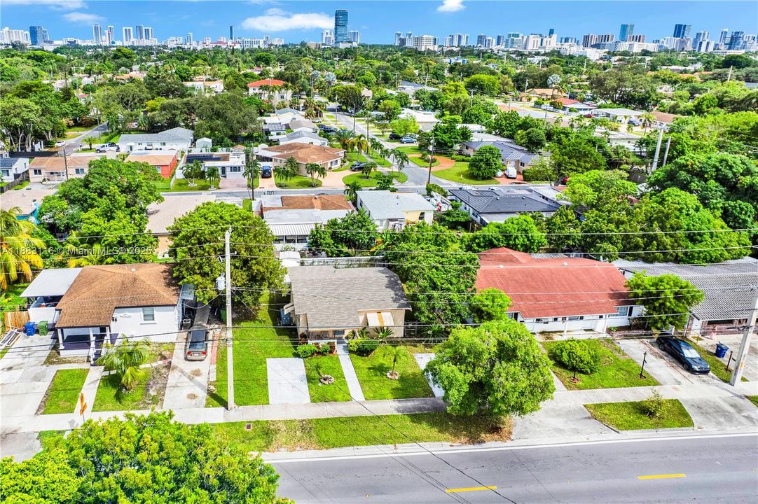 Vendido Recientemente: $299,950 (2 camas, 1 baños, 750 Pies cuadrados)