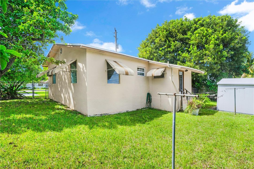 Vendido Recientemente: $299,950 (2 camas, 1 baños, 750 Pies cuadrados)