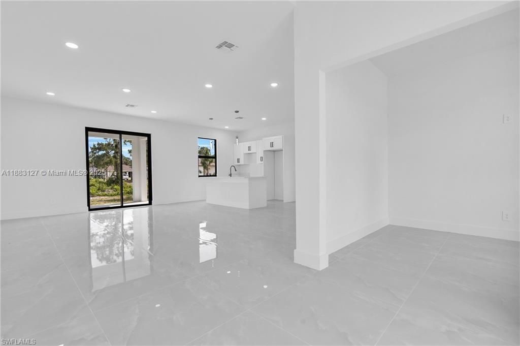 En Venta: $350,777 (3 camas, 2 baños, 0 Pies cuadrados)