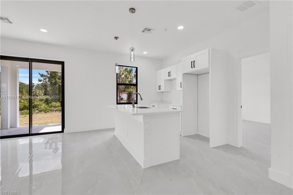 En Venta: $350,777 (3 camas, 2 baños, 0 Pies cuadrados)