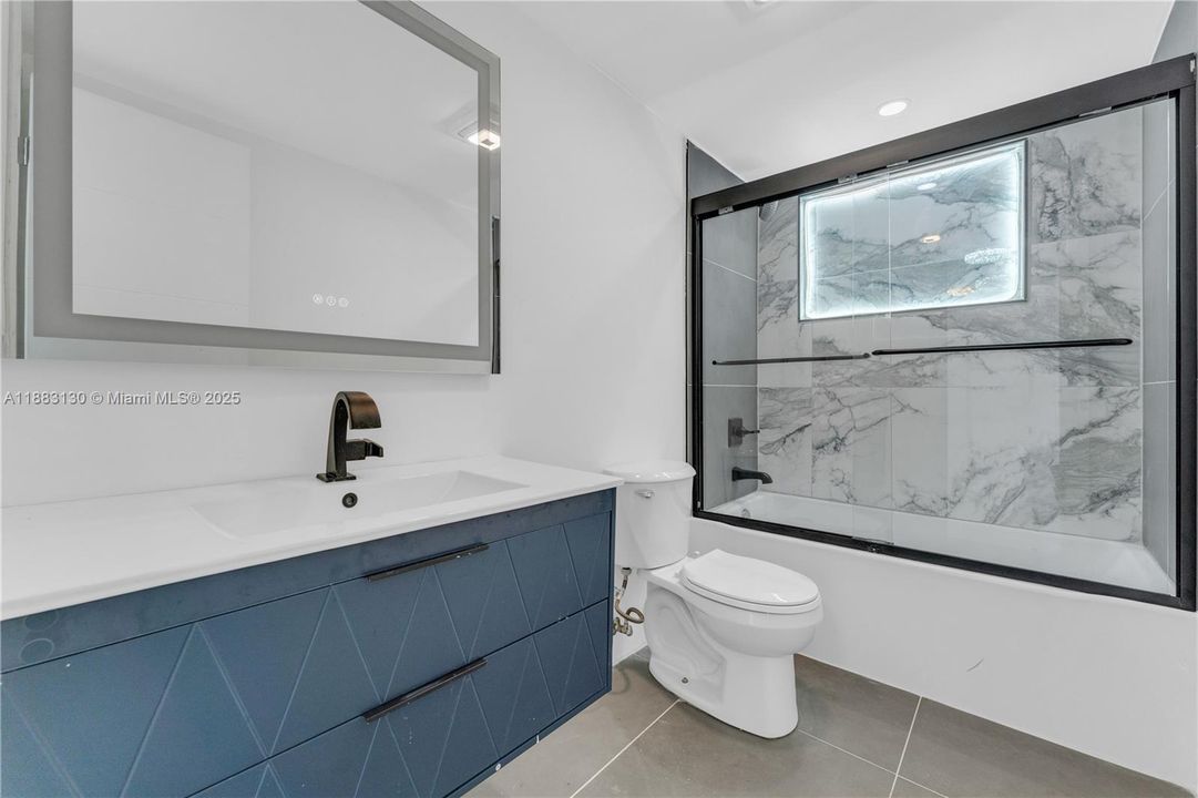 Active With Contract: $155,000 (2 beds, 2 baths, 1087 Square Feet)