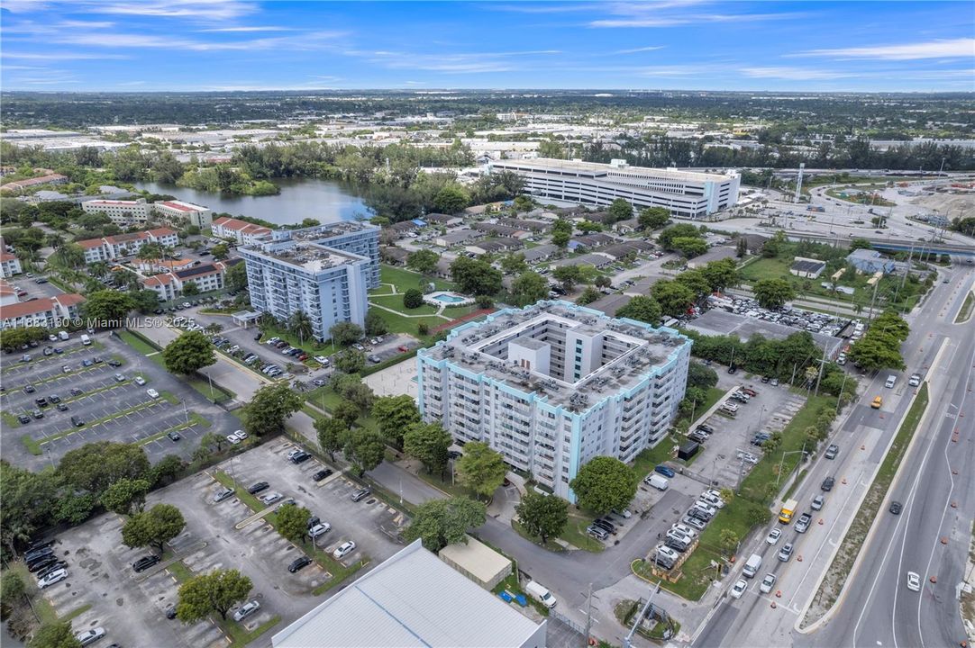 Active With Contract: $155,000 (2 beds, 2 baths, 1087 Square Feet)