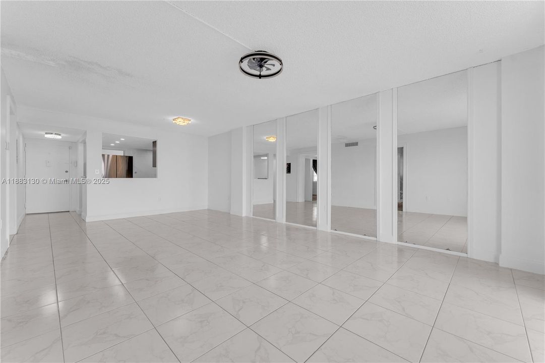 Active With Contract: $155,000 (2 beds, 2 baths, 1087 Square Feet)