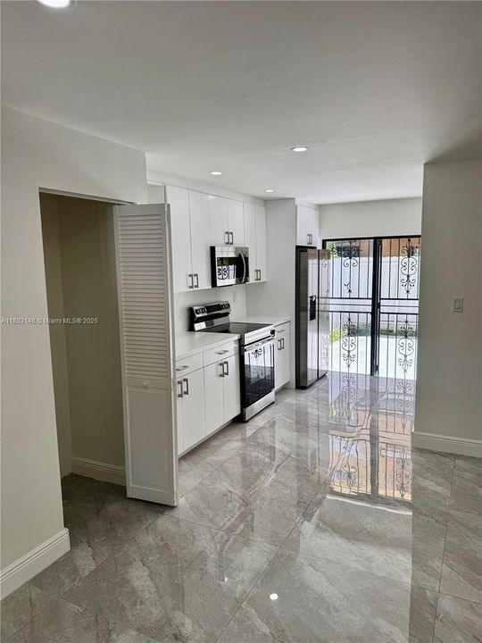 最近租的: $2,275 (2 贝兹, 2 浴室, 765 平方英尺)