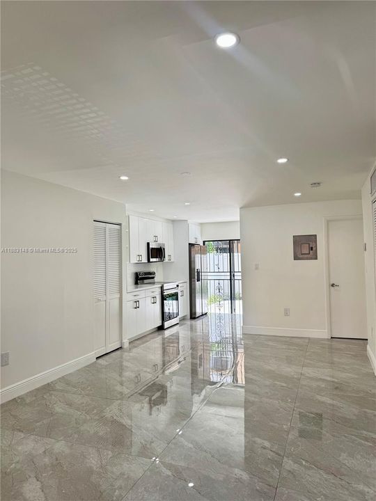 最近租的: $2,275 (2 贝兹, 2 浴室, 765 平方英尺)