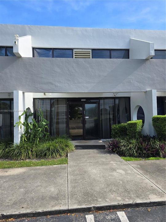 В аренду: $14,400 (0 спален, 0 ванн, 0 Квадратных фут)