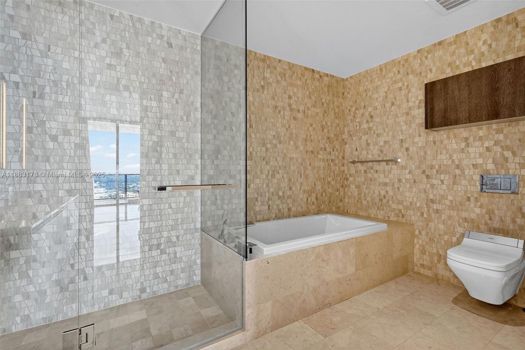 待售: $1,500,000 (3 贝兹, 3 浴室, 1676 平方英尺)