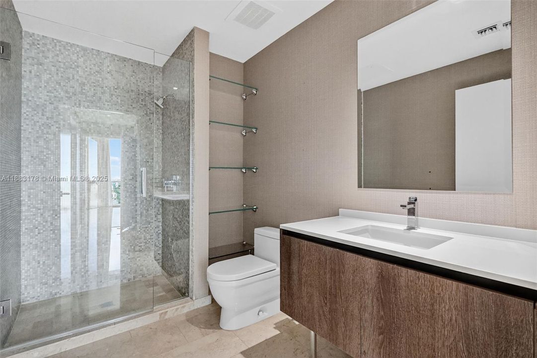 2nd full bath for 2nd bedroom and guests