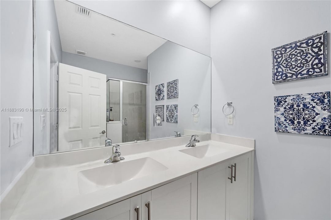 For Sale: $575,000 (4 beds, 2 baths, 1587 Square Feet)