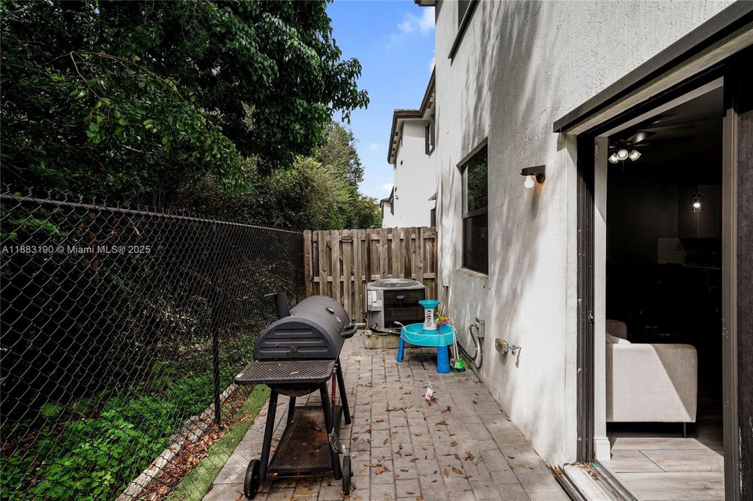 For Sale: $575,000 (4 beds, 2 baths, 1587 Square Feet)