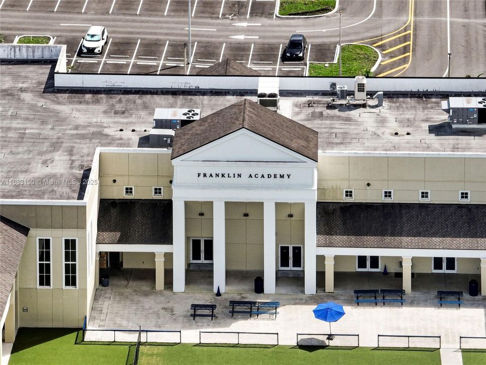 For Sale: $575,000 (4 beds, 2 baths, 1587 Square Feet)