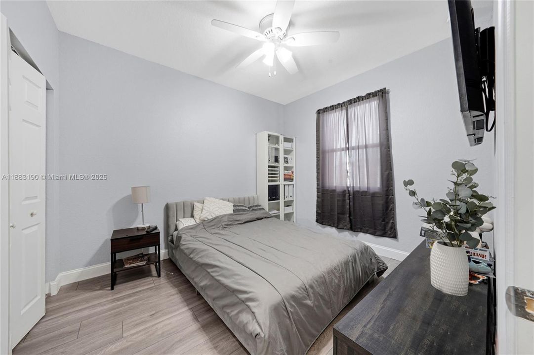 For Sale: $575,000 (4 beds, 2 baths, 1587 Square Feet)