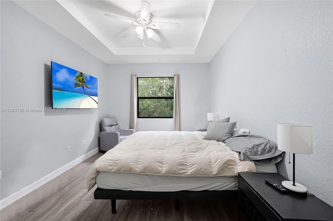 For Sale: $575,000 (4 beds, 2 baths, 1587 Square Feet)