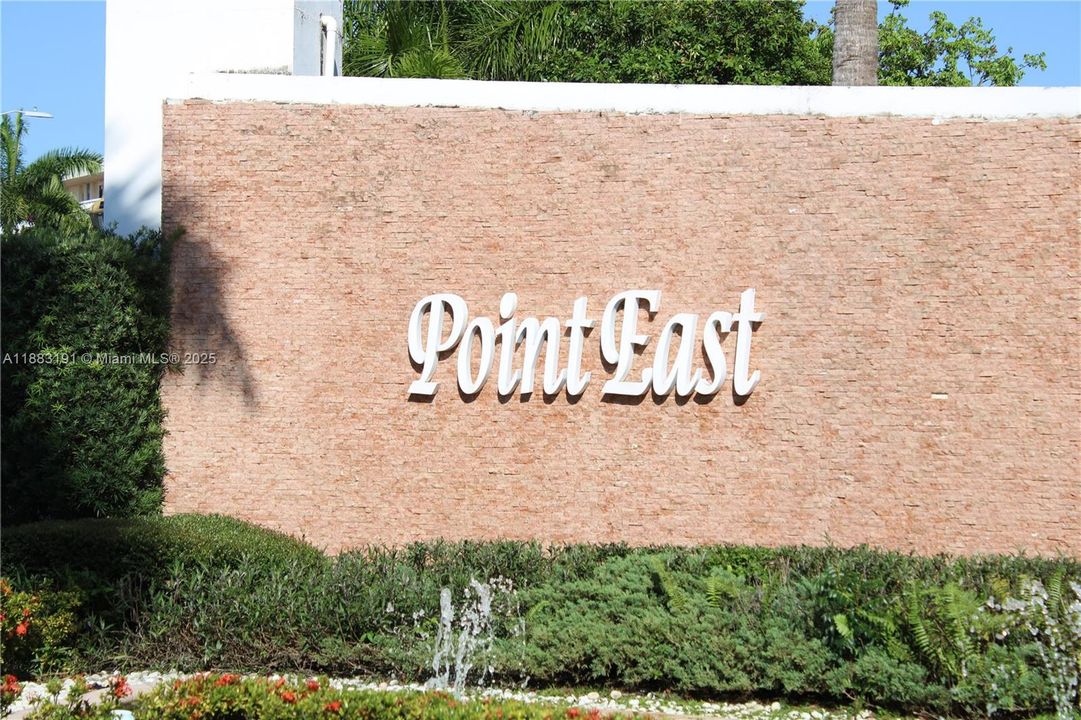 合同活跃: $1,900 (1 贝兹, 1 浴室, 768 平方英尺)