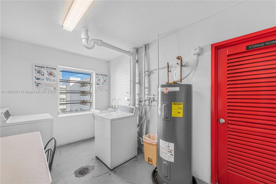 合同活跃: $1,900 (1 贝兹, 1 浴室, 768 平方英尺)