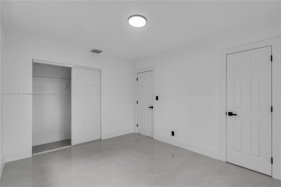 Под контрактом: $3,500 (3 спален, 2 ванн, 1190 Квадратных фут)