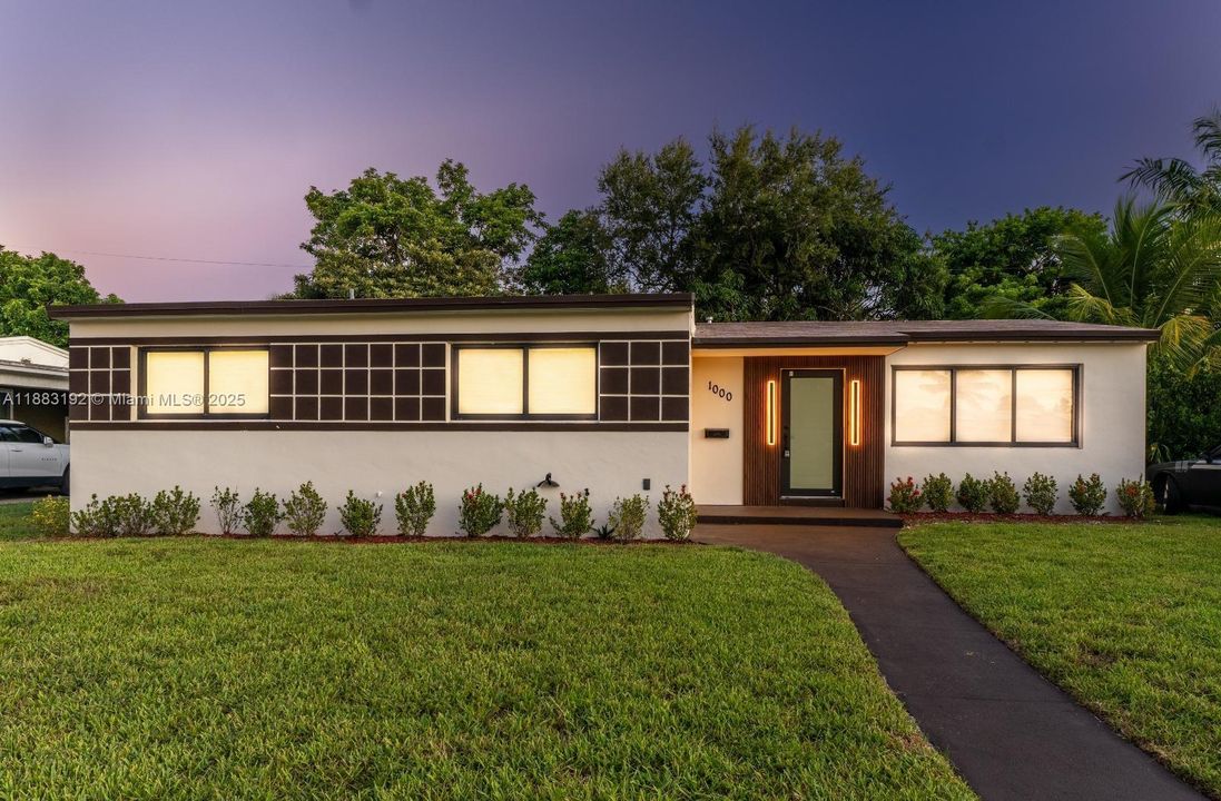 Под контрактом: $3,500 (3 спален, 2 ванн, 1190 Квадратных фут)