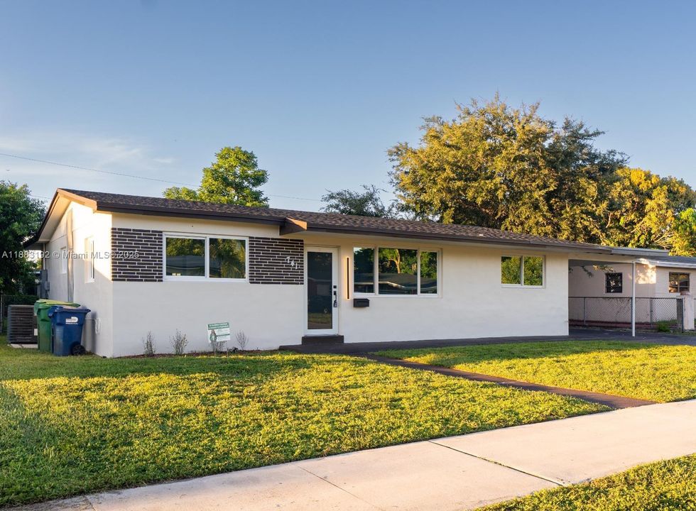 Под контрактом: $3,500 (3 спален, 2 ванн, 1190 Квадратных фут)