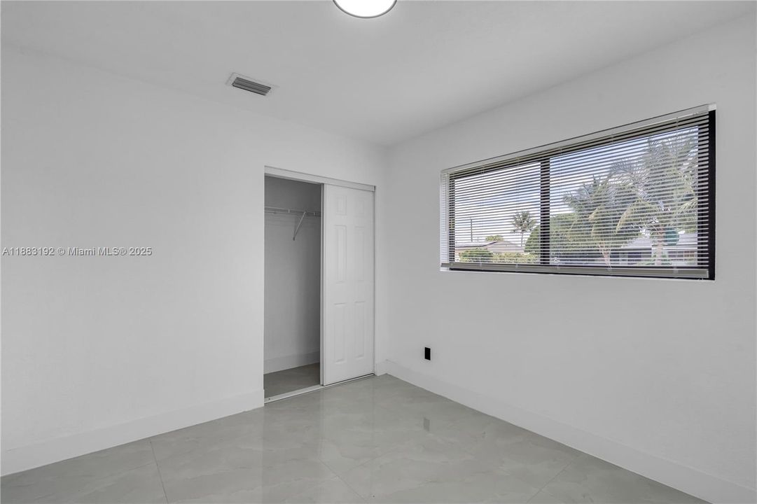 Под контрактом: $3,500 (3 спален, 2 ванн, 1190 Квадратных фут)