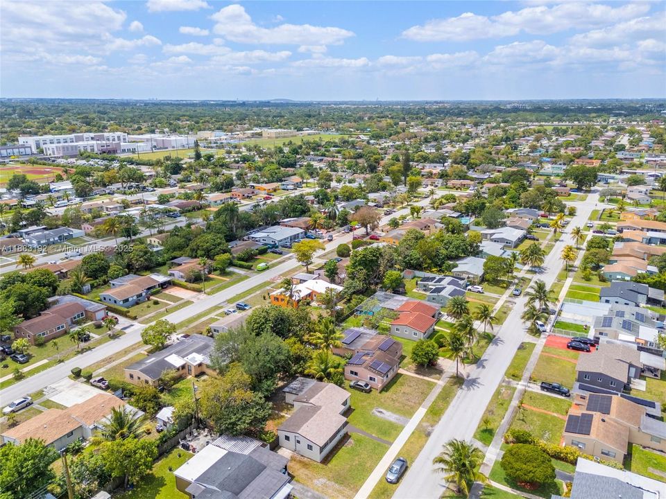 Под контрактом: $3,500 (3 спален, 2 ванн, 1190 Квадратных фут)