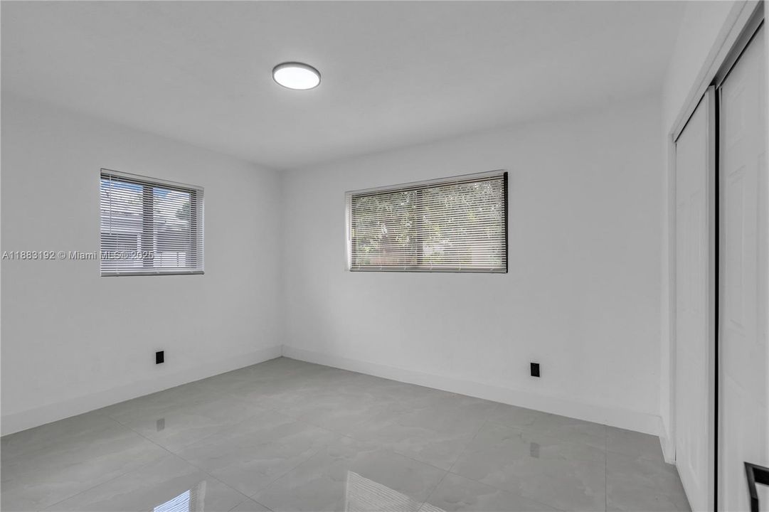 Под контрактом: $3,500 (3 спален, 2 ванн, 1190 Квадратных фут)