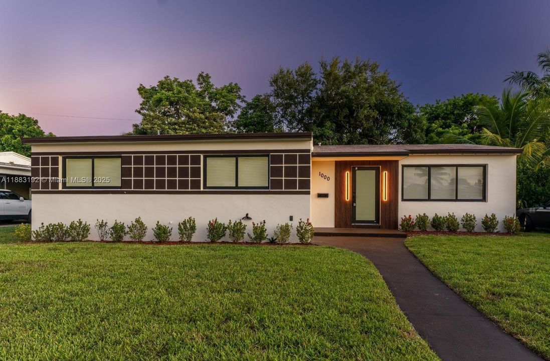 Под контрактом: $3,500 (3 спален, 2 ванн, 1190 Квадратных фут)