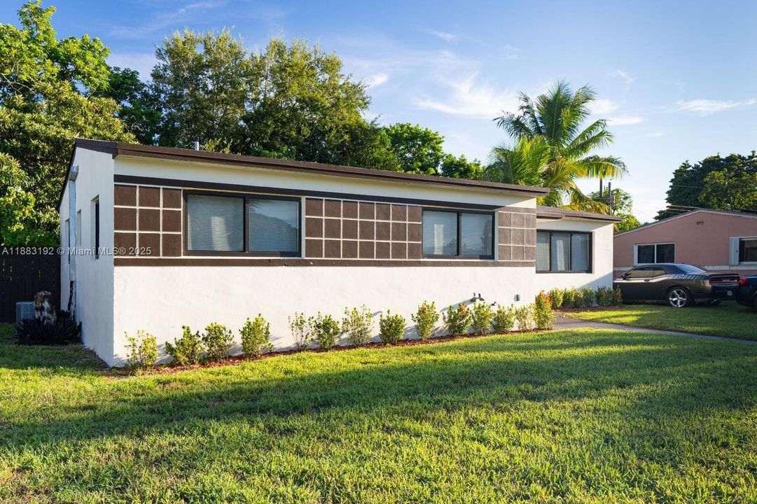 Под контрактом: $3,500 (3 спален, 2 ванн, 1190 Квадратных фут)