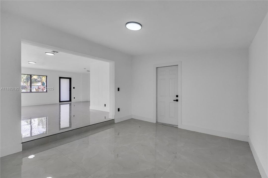 Под контрактом: $3,500 (3 спален, 2 ванн, 1190 Квадратных фут)