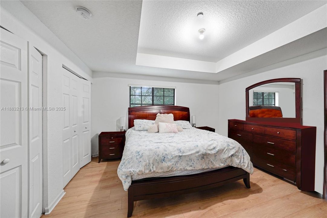 合同活跃: $3,500 (4 贝兹, 2 浴室, 1790 平方英尺)