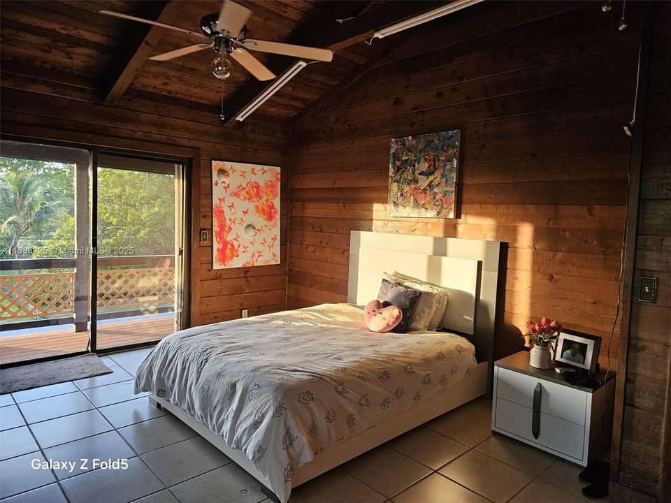 待售: $285,000 (2 贝兹, 1 浴室, 1664 平方英尺)