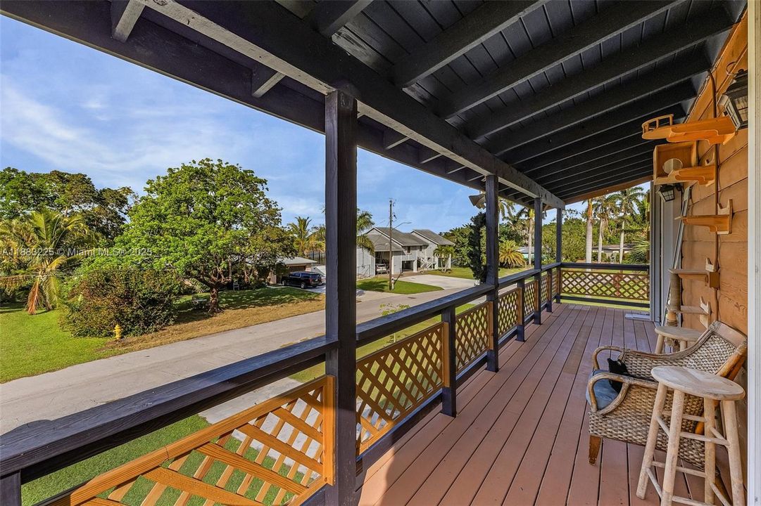 待售: $285,000 (2 贝兹, 1 浴室, 1664 平方英尺)