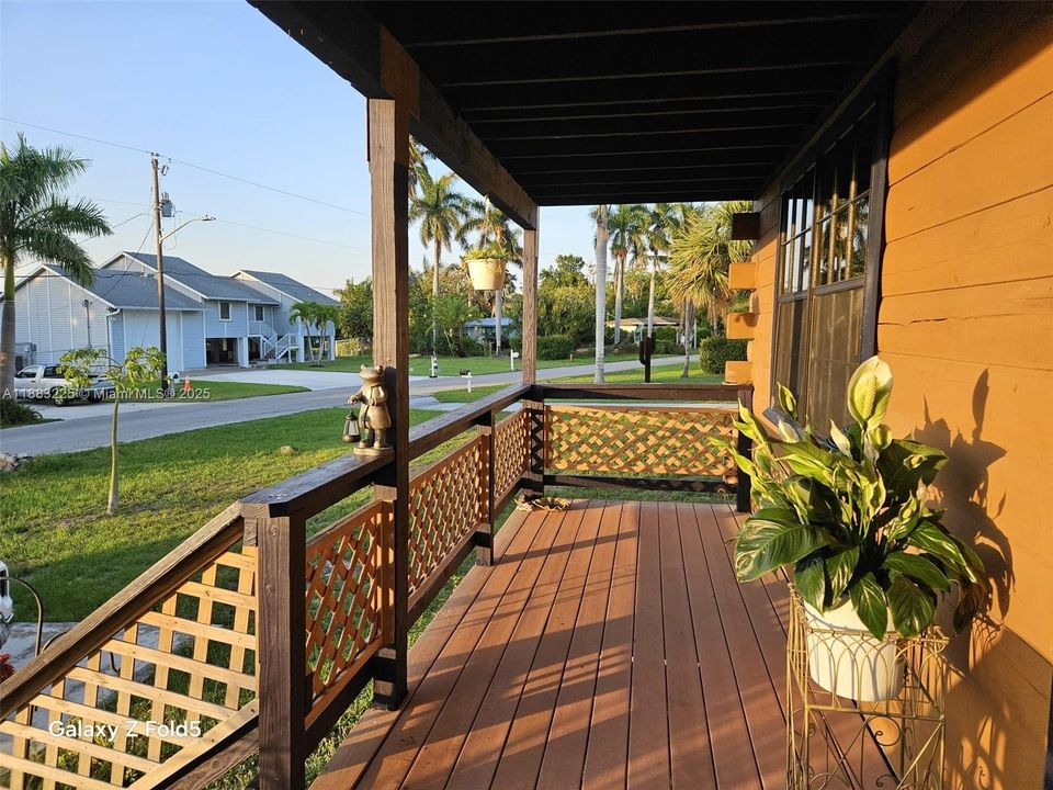 待售: $285,000 (2 贝兹, 1 浴室, 1664 平方英尺)