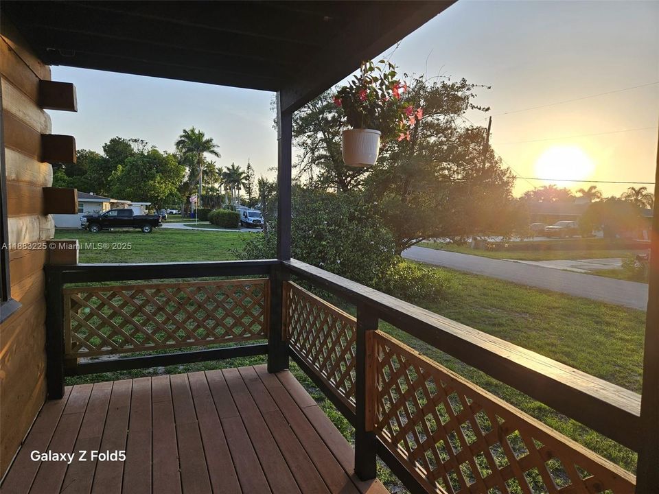 待售: $285,000 (2 贝兹, 1 浴室, 1664 平方英尺)