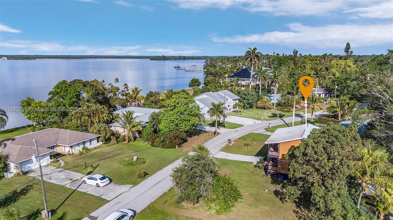 待售: $285,000 (2 贝兹, 1 浴室, 1664 平方英尺)