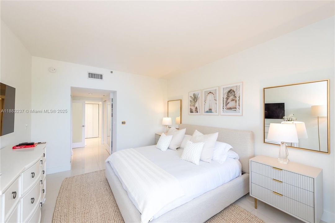 For Sale: $1,900,000 (3 beds, 2 baths, 1546 Square Feet)
