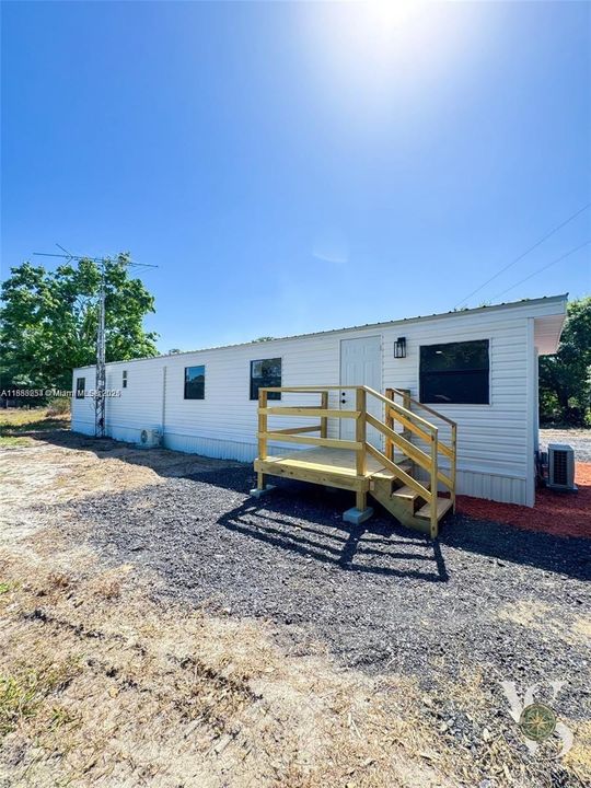 На продажу: $225,000 (2 спален, 1 ванн, 672 Квадратных фут)