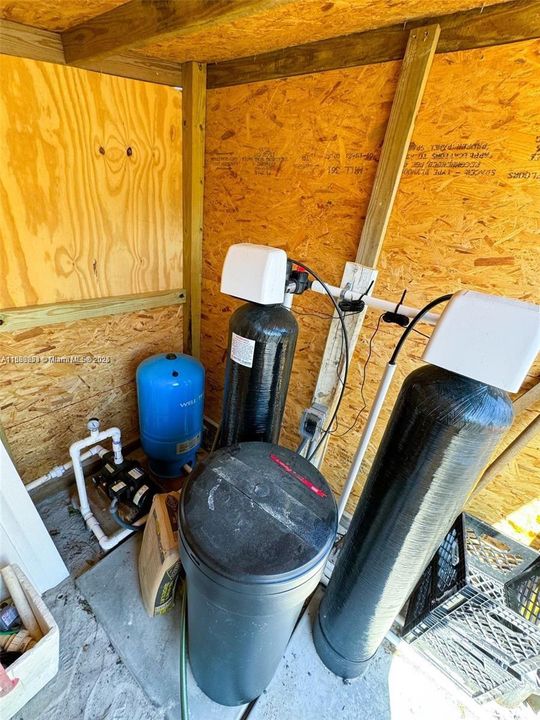 На продажу: $225,000 (2 спален, 1 ванн, 672 Квадратных фут)