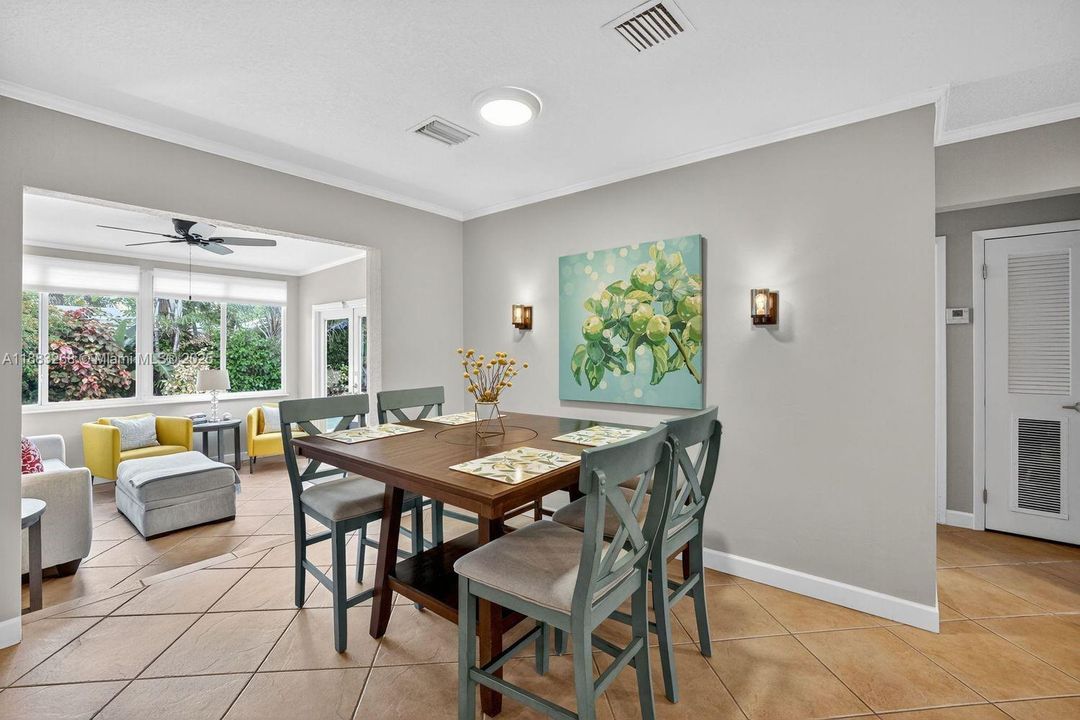 Active With Contract: $599,000 (2 beds, 2 baths, 1166 Square Feet)