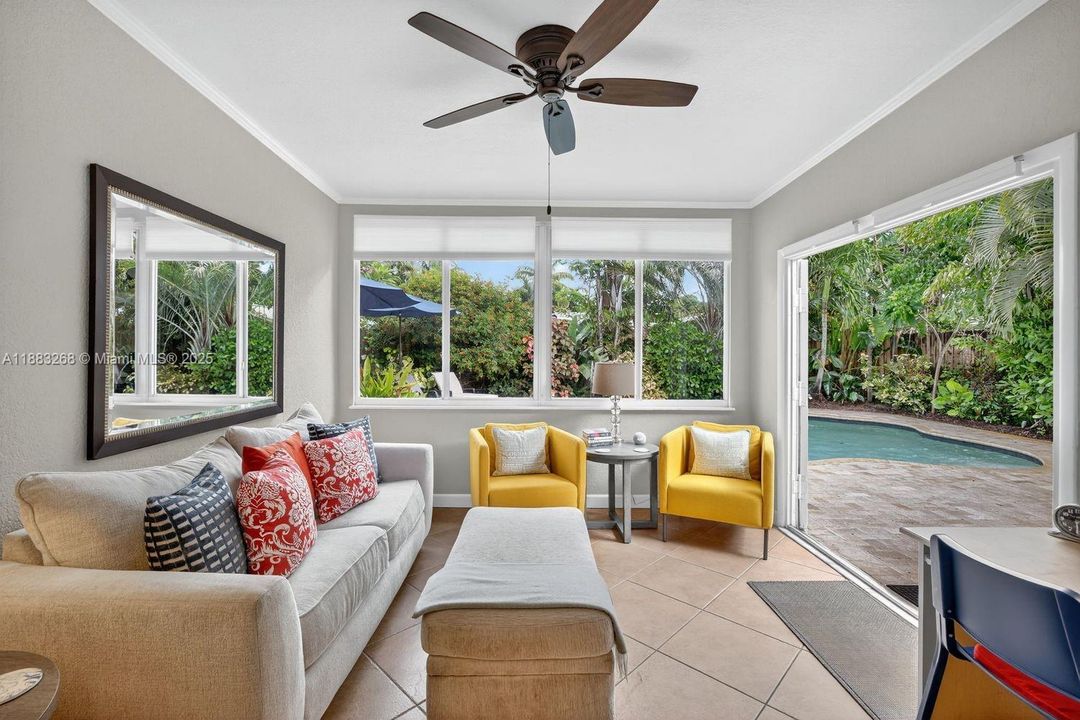 Active With Contract: $599,000 (2 beds, 2 baths, 1166 Square Feet)