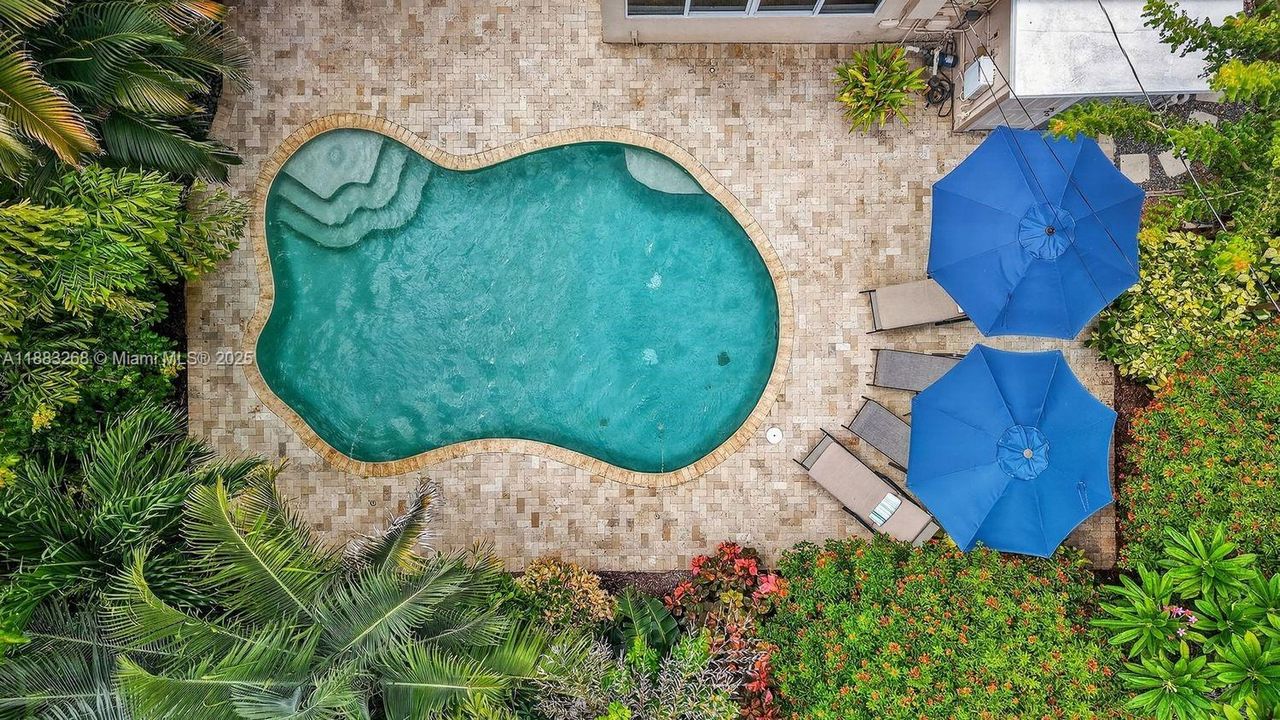 Active With Contract: $599,000 (2 beds, 2 baths, 1166 Square Feet)