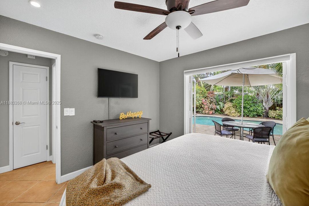 Active With Contract: $599,000 (2 beds, 2 baths, 1166 Square Feet)