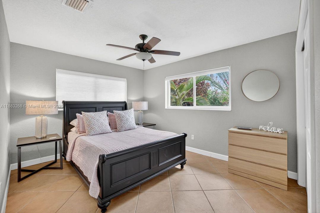 Active With Contract: $599,000 (2 beds, 2 baths, 1166 Square Feet)