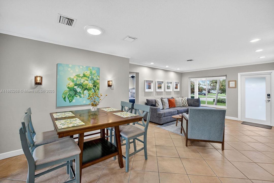 Active With Contract: $599,000 (2 beds, 2 baths, 1166 Square Feet)