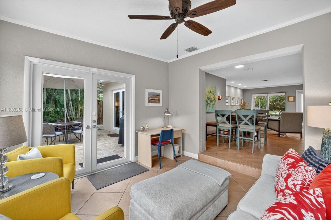 Active With Contract: $599,000 (2 beds, 2 baths, 1166 Square Feet)