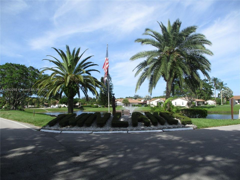 TWIN LAKES COMMUNITY ENTRANCE