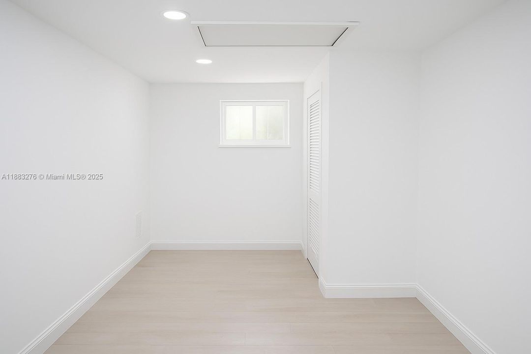 待售: $2,550,000 (6 贝兹, 3 浴室, 5467 平方英尺)