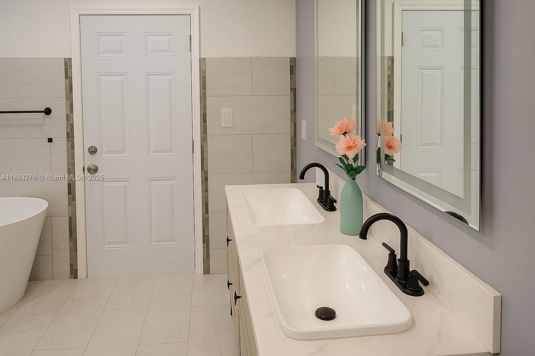 待售: $2,550,000 (6 贝兹, 3 浴室, 5467 平方英尺)